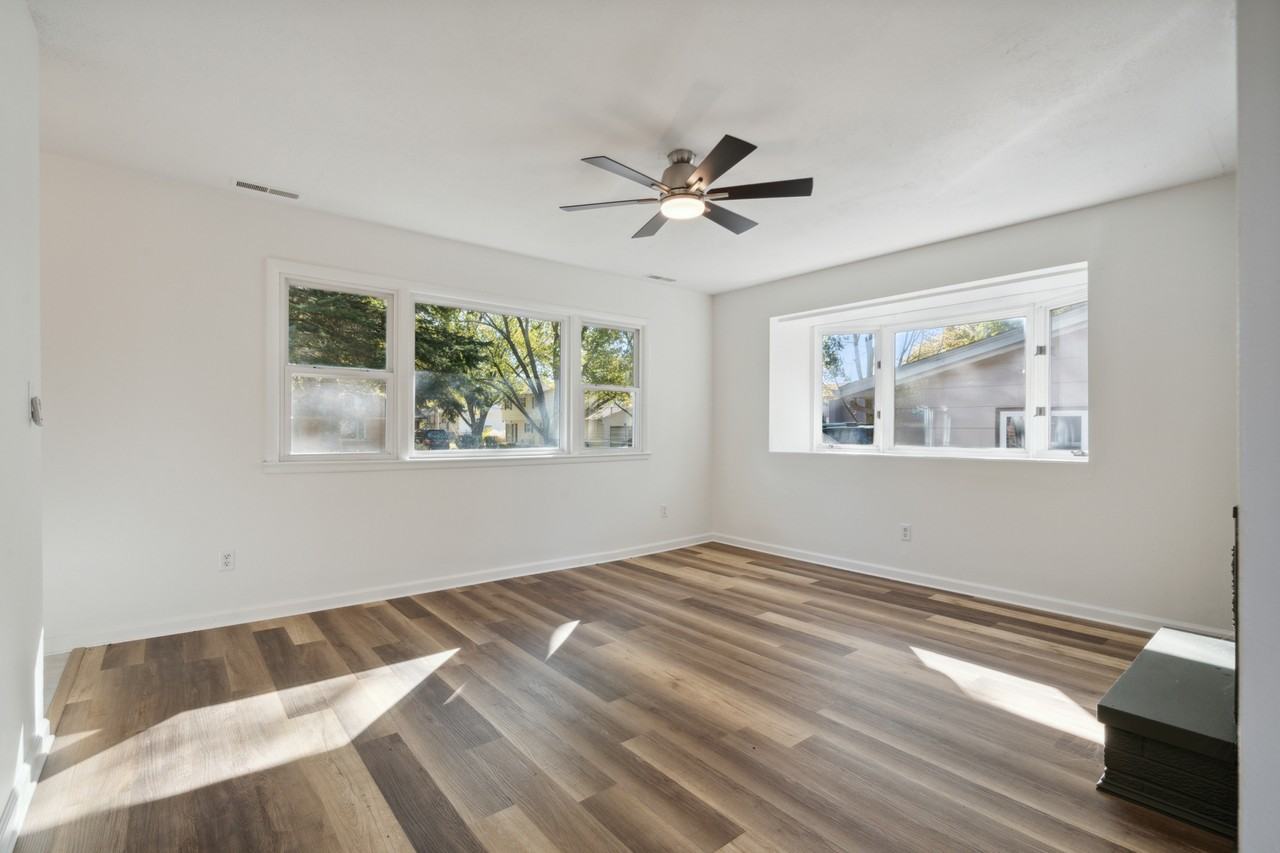 706 14th Ave - Photo 5 of 19