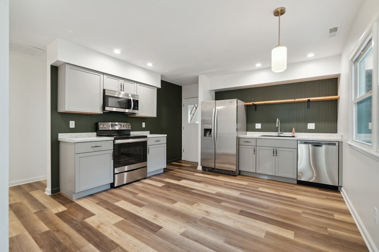 706 14th Ave - Photo 6 of 19