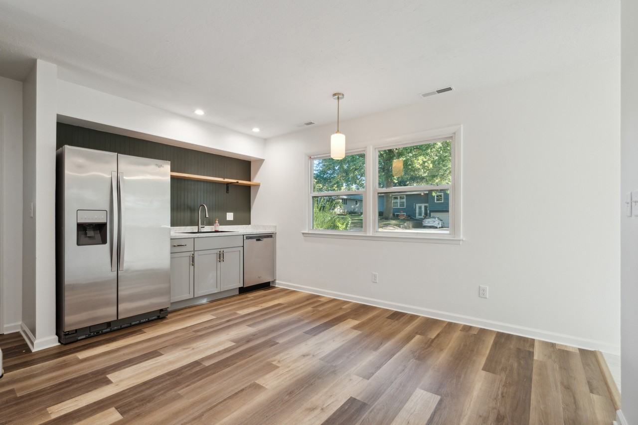 706 14th Ave - Photo 7 of 19