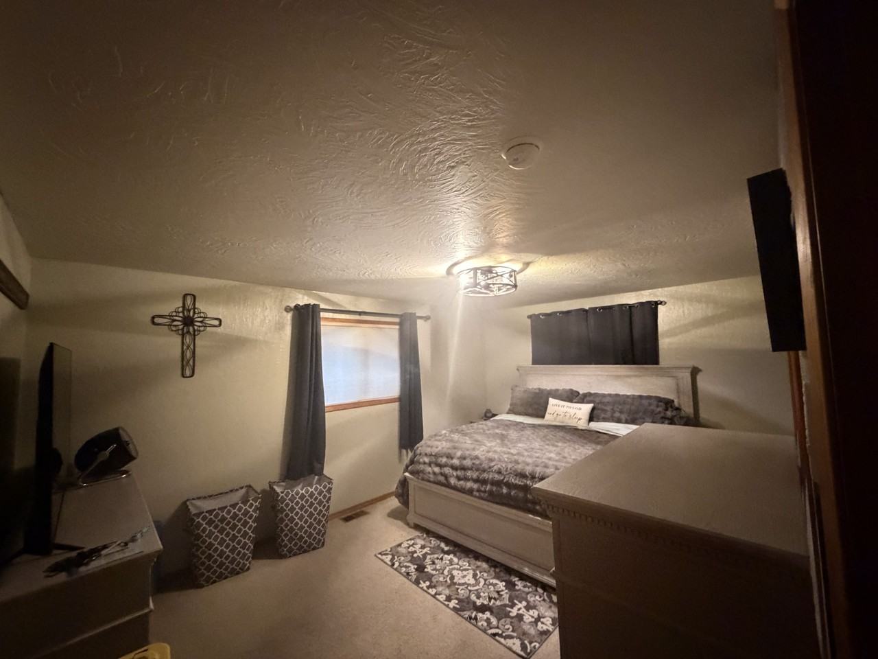 9559 W Prairie Ave - Photo 3 of 46
