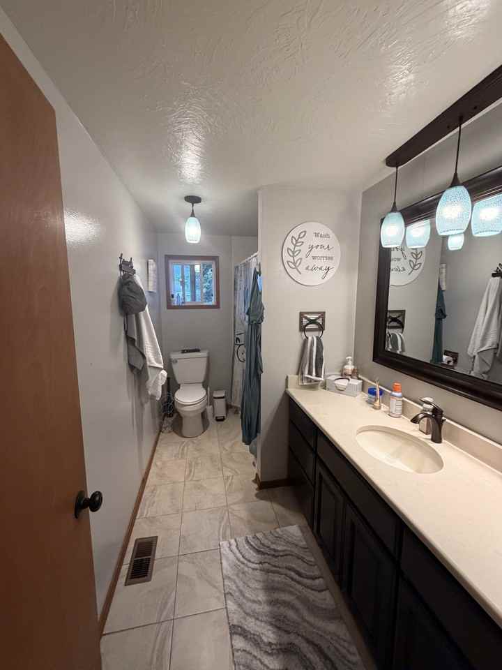 9559 W Prairie Ave - Photo 4 of 46