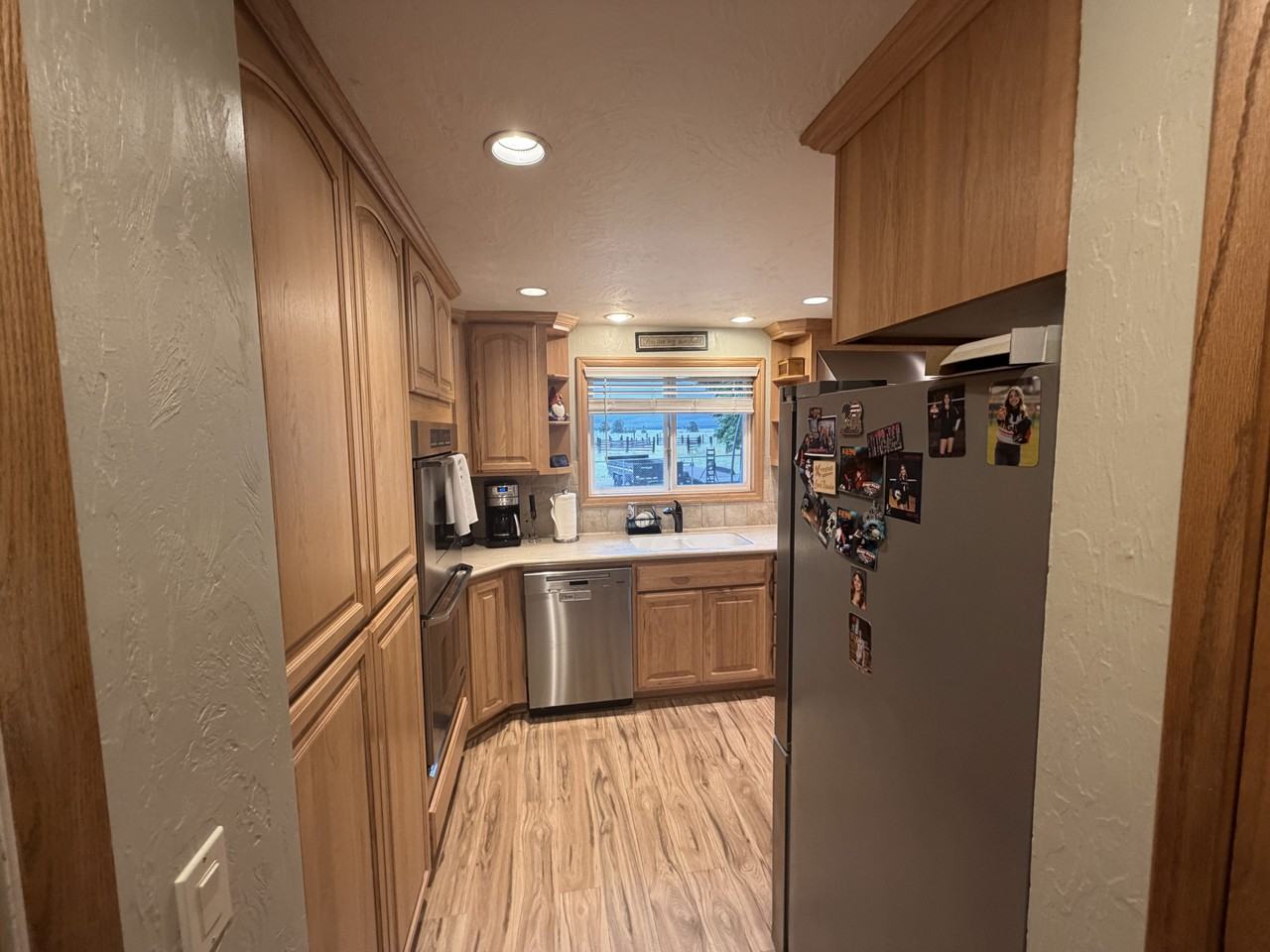 9559 W Prairie Ave - Photo 7 of 46