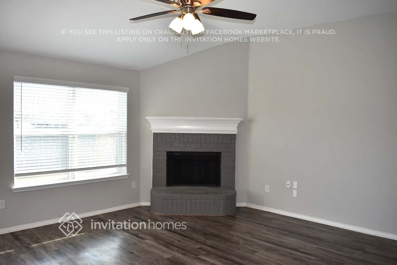 1907 Bertram Dr - Photo 3 of 11