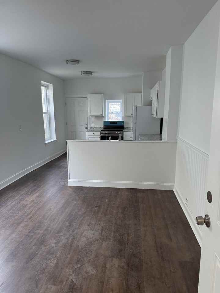 2145 N Van Pelt St - Photo 3 of 28