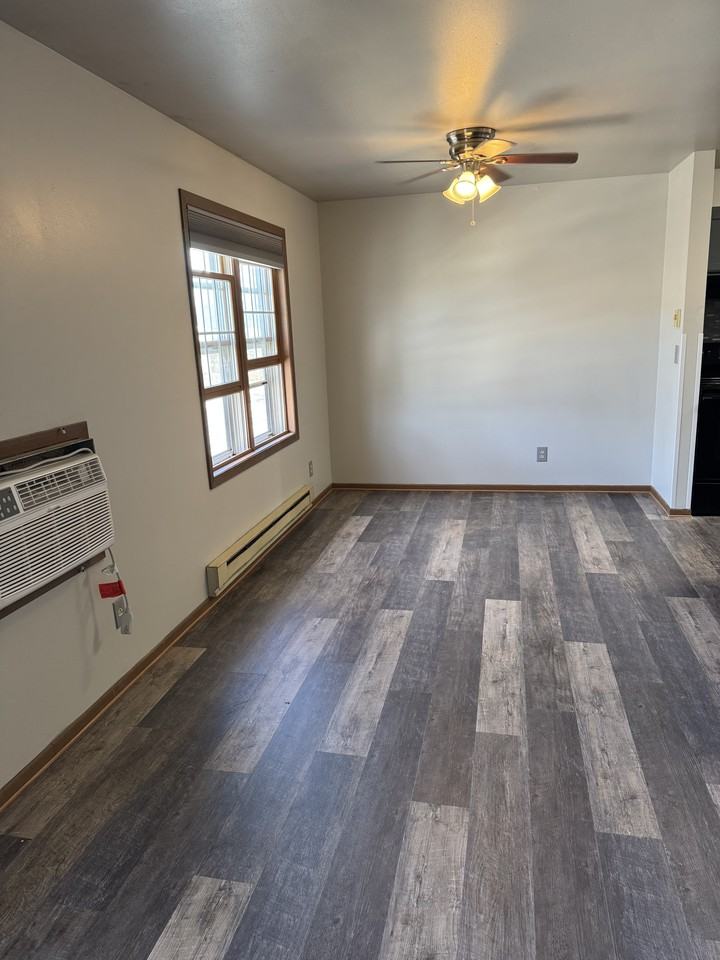 934 930, 932,Iowa Ave, #11 - Photo 3 of 10