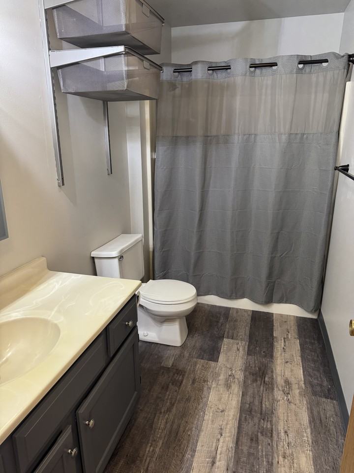 934 930, 932,Iowa Ave, #11 - Photo 4 of 10