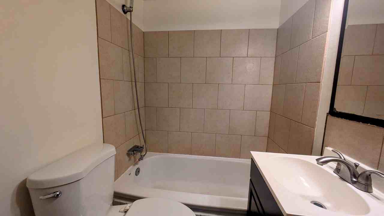 1014 S Garry Rd - Photo 6 of 12
