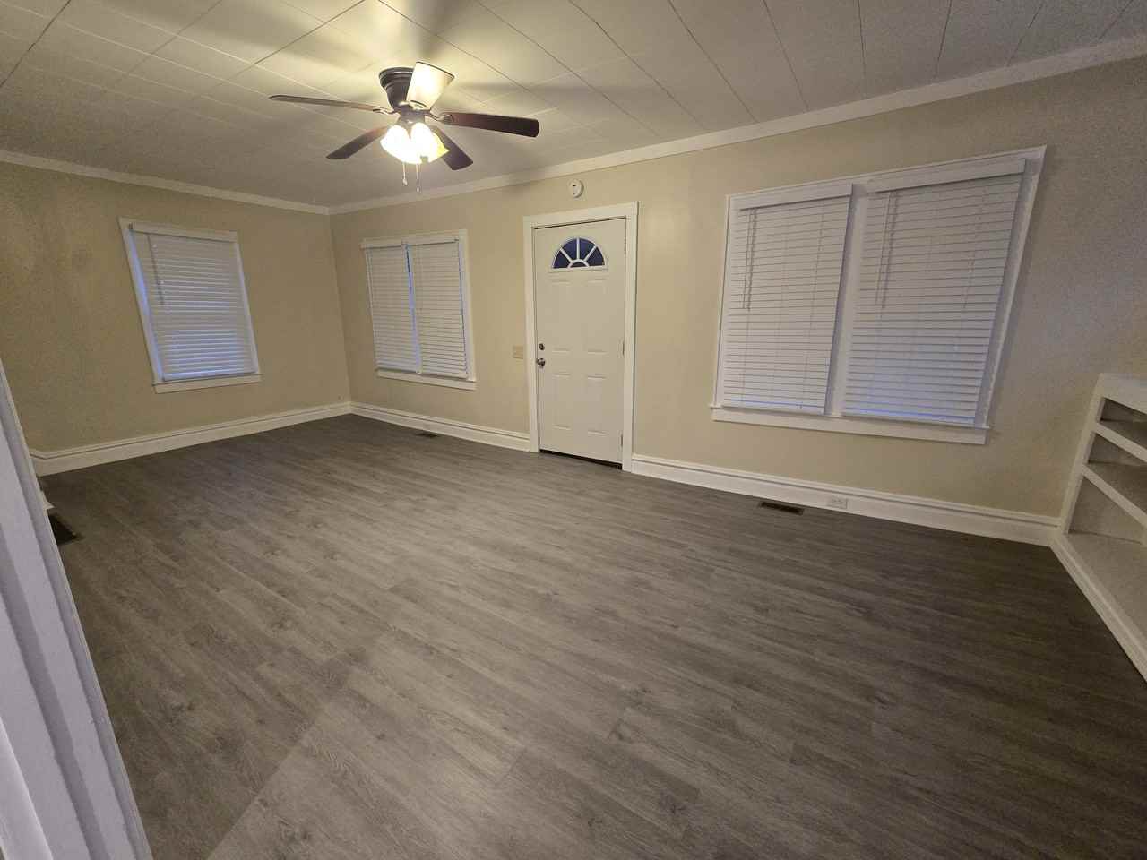 1712 Blackburn Ave - Photo 2 of 20
