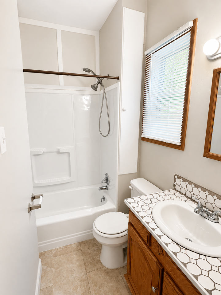114 Center Ave #2 - Photo 5 of 8