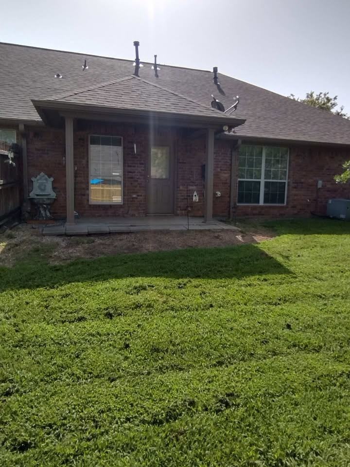 515 Second St - Photo 2 of 18