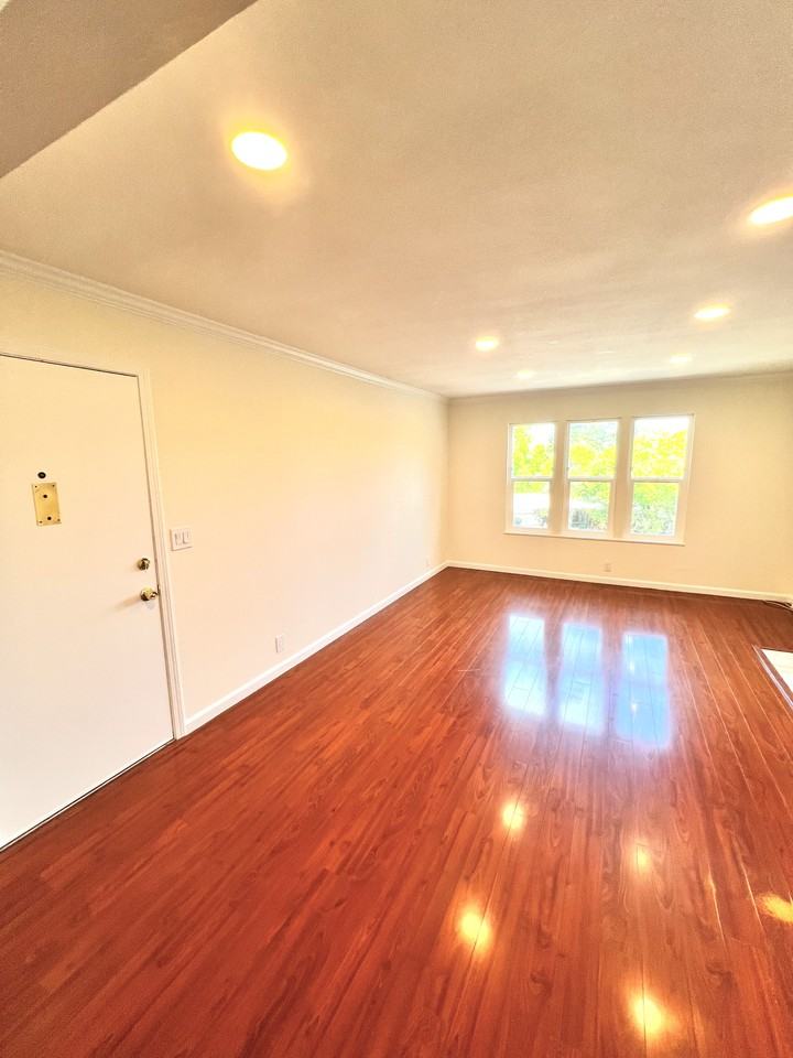 250 Chilpancingo Pkwy #25 - Photo 4 of 21
