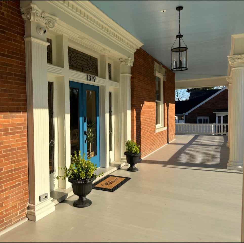 1319 N Main St #1 - Photo 3 of 5