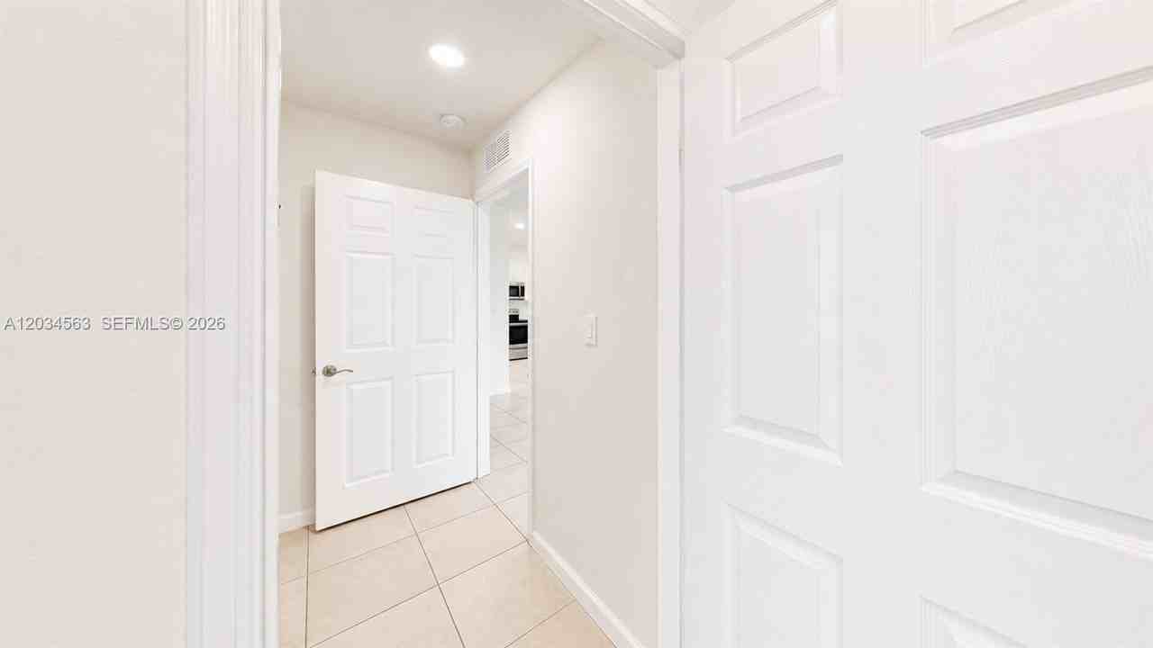 24344 Ne 1st St - Photo 3 of 33