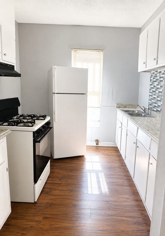776 Ell St - Photo 2 of 12