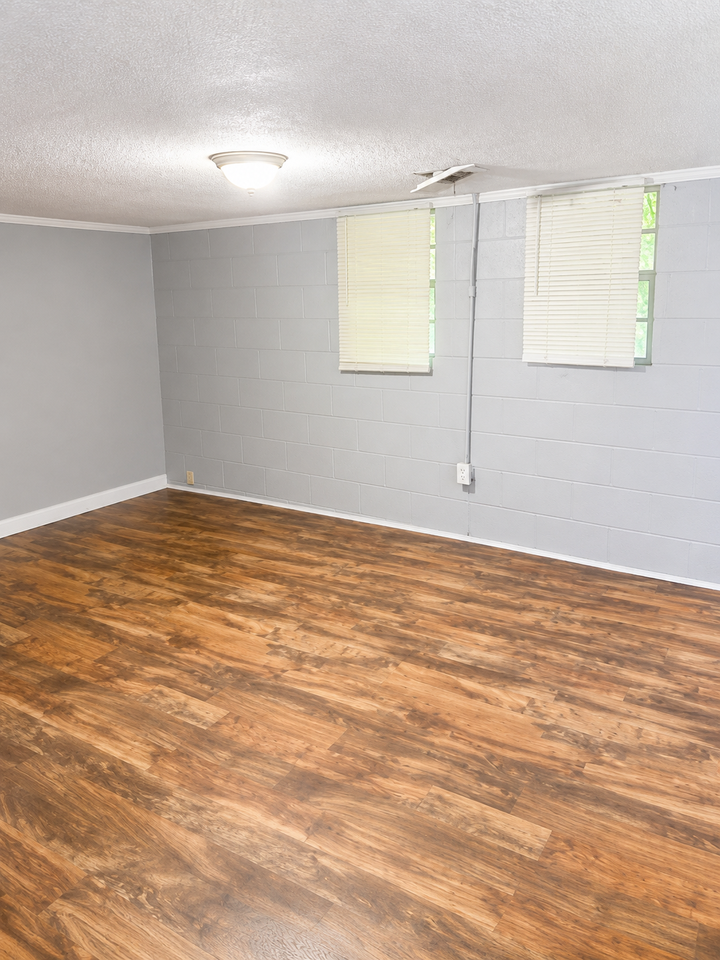 776 Ell St - Photo 4 of 12