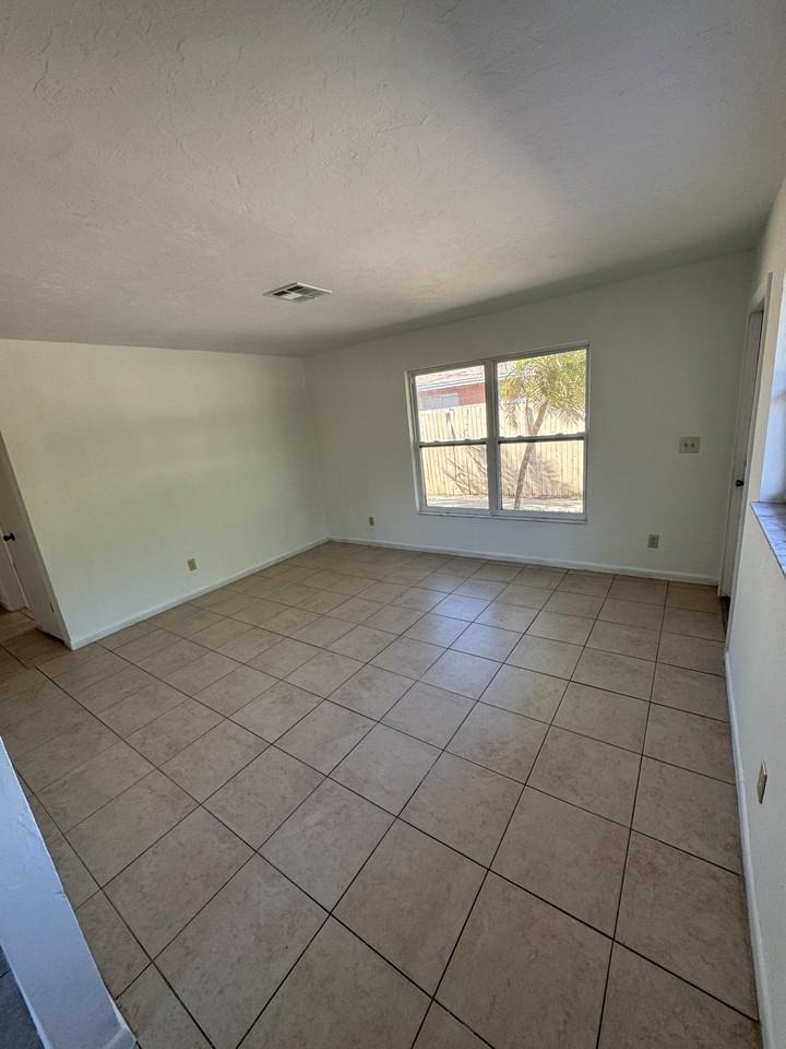 27665 Horne Ave #F - Photo 4 of 4