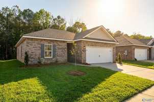 featured image of 3725 Jaguar Way Nw