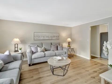 24 River St #B - Photo 3 of 17