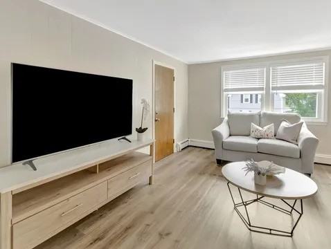 24 River St #B - Photo 5 of 17