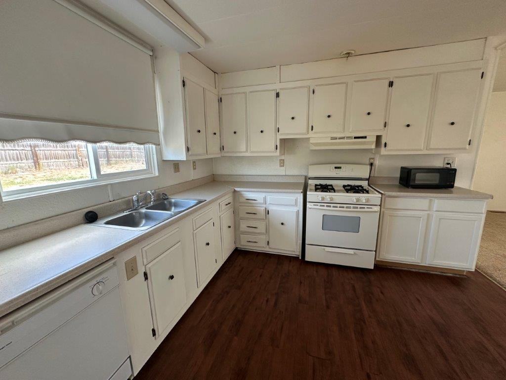 1313 Sigma Dr - Photo 2 of 27