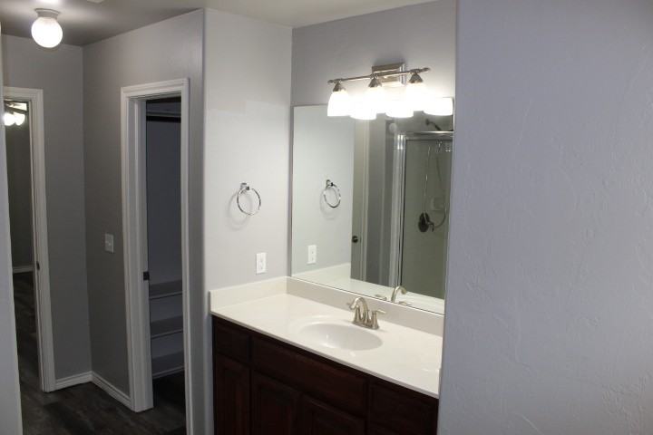 505 Southwest 121st Place - Photo 7 of 19