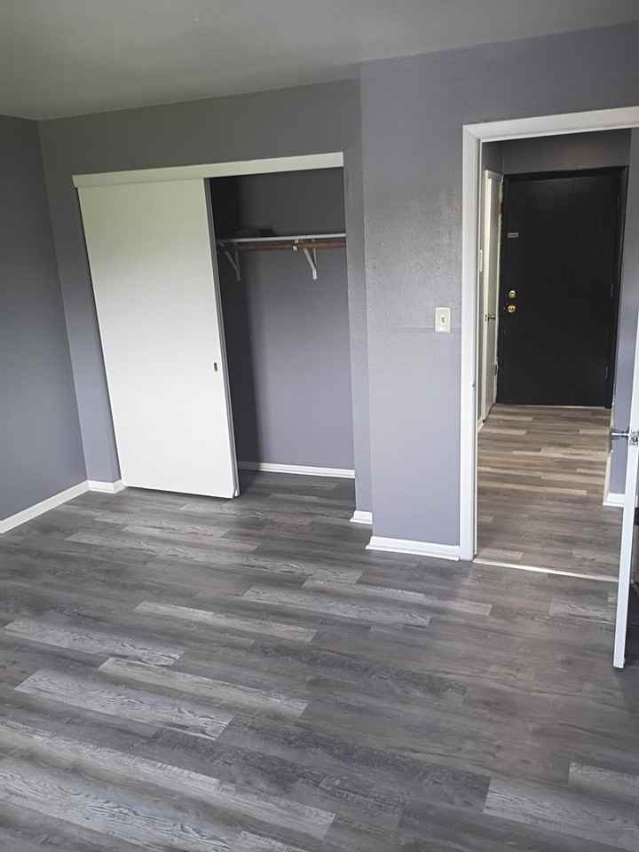 5110 60th St - Photo 7 of 8