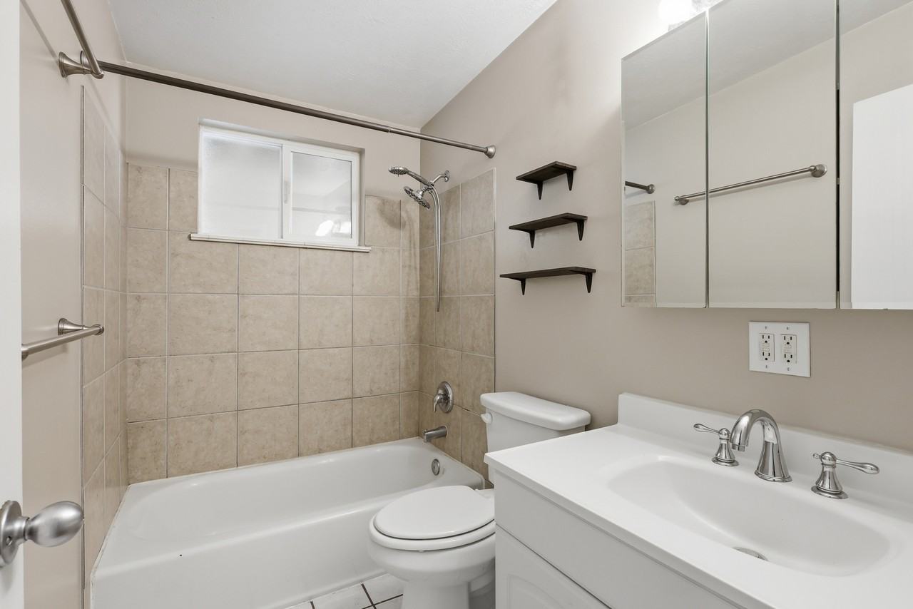 2125 Polk Ave #1 - Photo 6 of 15