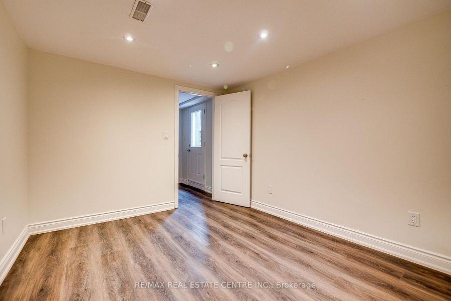 1222 Kensington Park Road - Photo 3 of 17