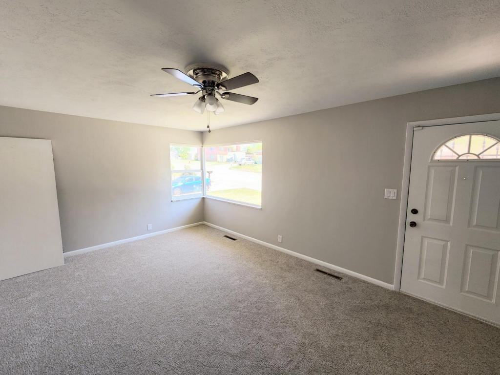 2038 W 3775 S - Photo 5 of 16
