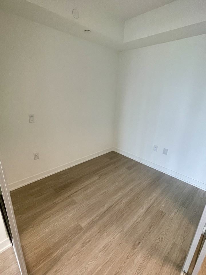 15 David Salomon Drive #910 - Photo 6 of 9