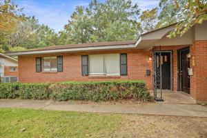 featured image of 4221/4223 Hawthorne Court
