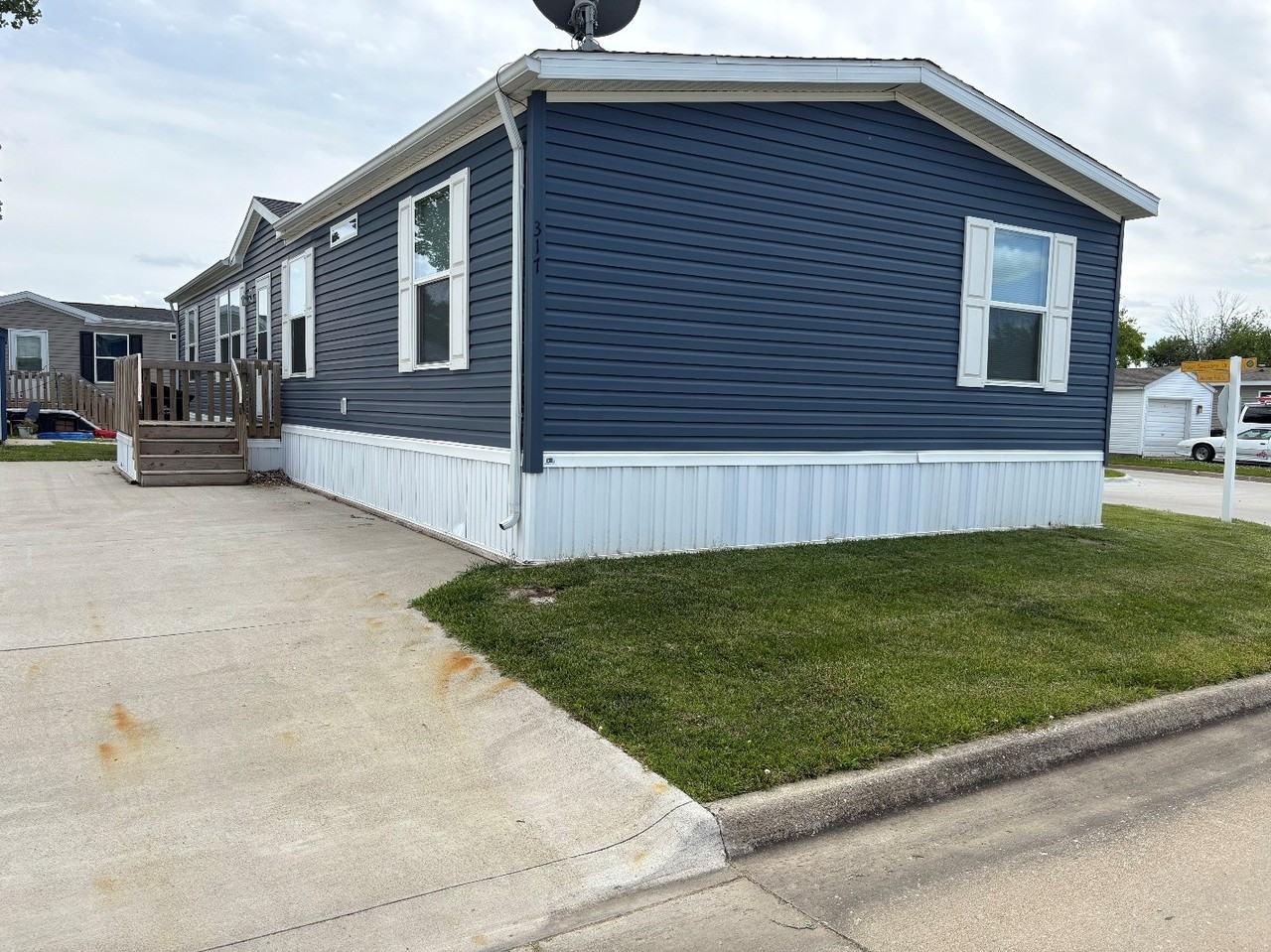317 Se Autumn Park Dr #77 - Photo 3 of 25