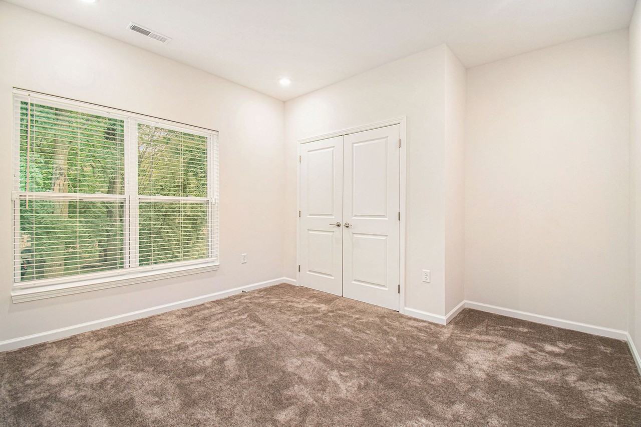 1006 S Indiana Ave - Photo 5 of 9