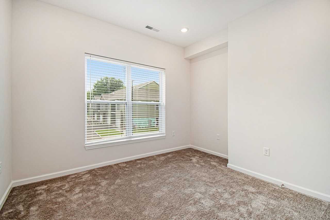 1006 S Indiana Ave - Photo 6 of 9