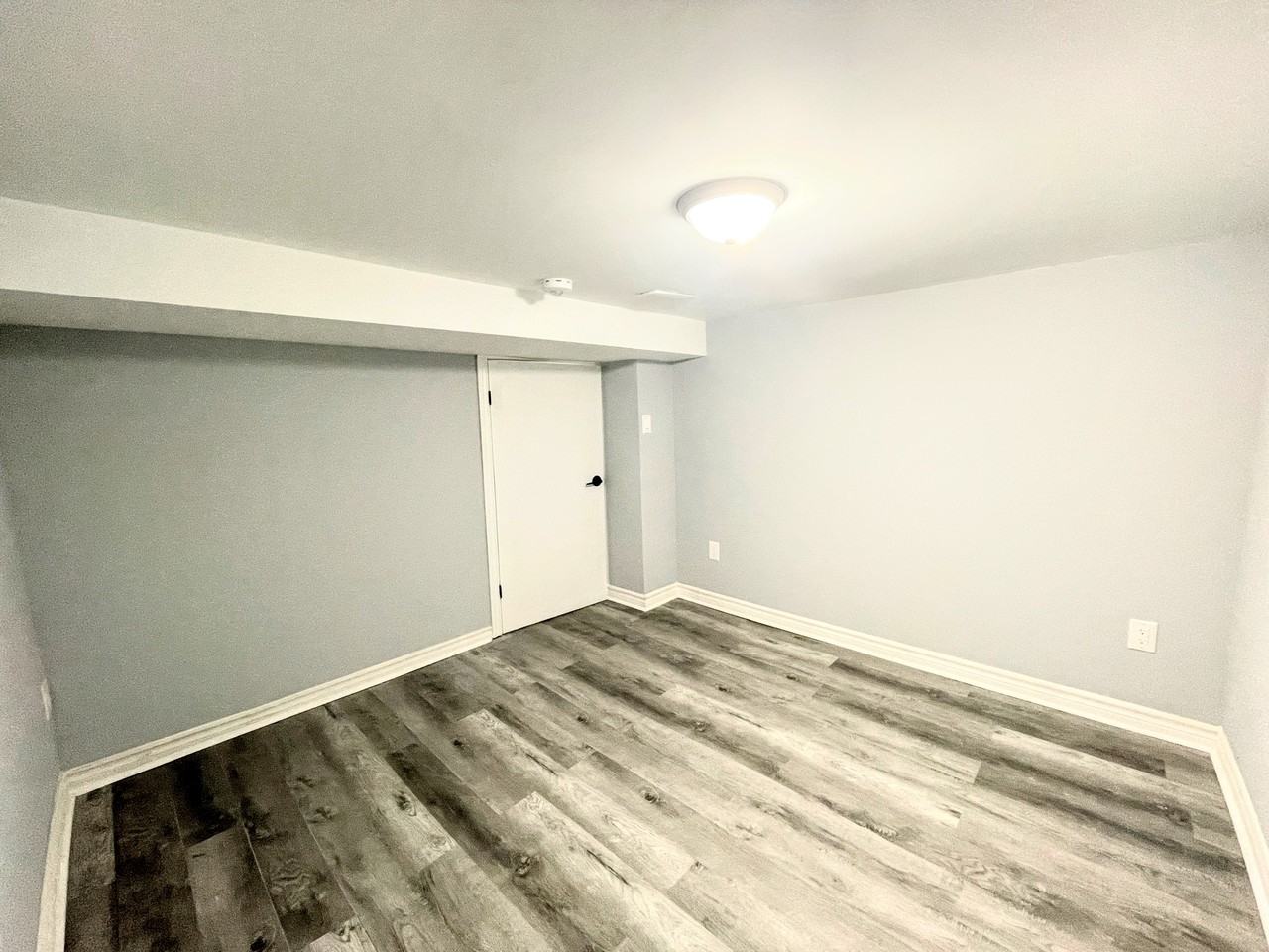 103 Tragina Avenue North - Photo 4 of 8