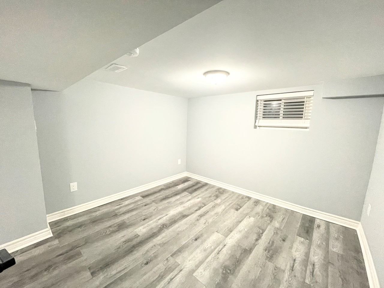 103 Tragina Avenue North - Photo 5 of 8