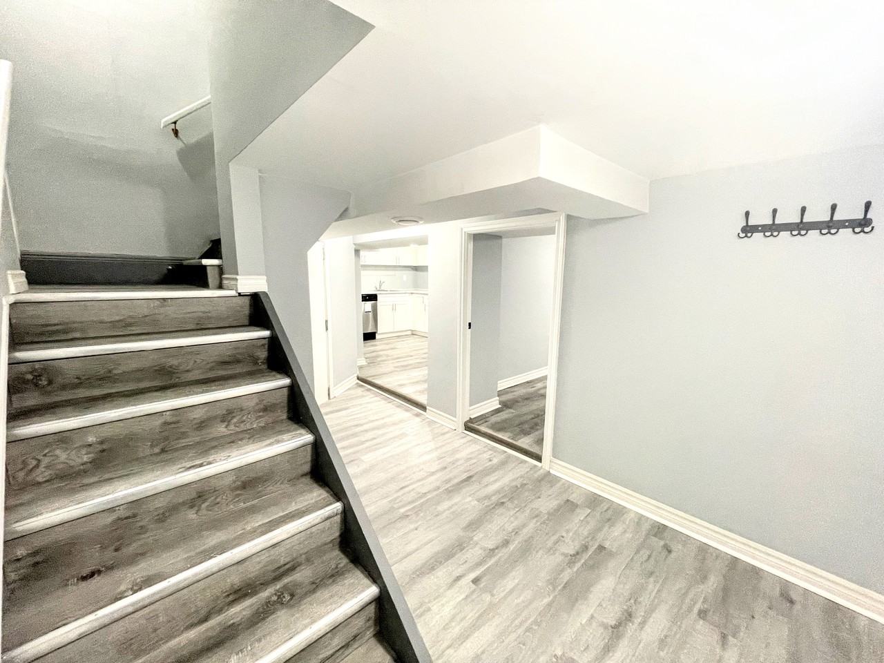103 Tragina Avenue North - Photo 7 of 8