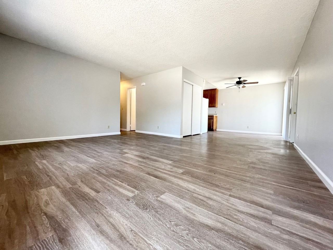2350 Sea Breeze Dr - Photo 5 of 15