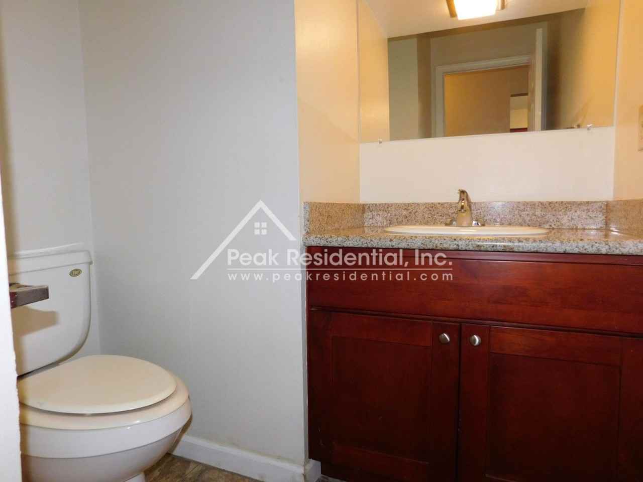 10260 Mills Station Rd - Photo 6 of 17
