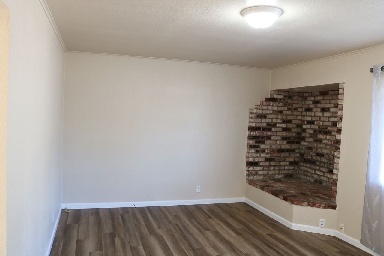 3588 Pine St - Photo 3 of 23