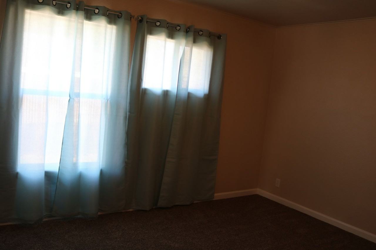 3588 Pine St - Photo 5 of 23