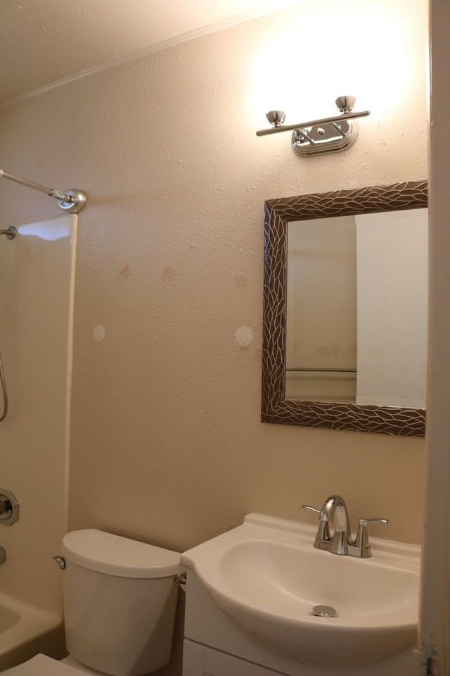 3588 Pine St - Photo 7 of 23