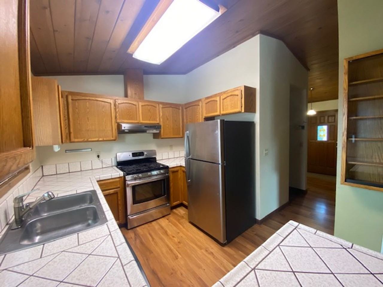 1802 Mcfarlan St - Photo 5 of 39