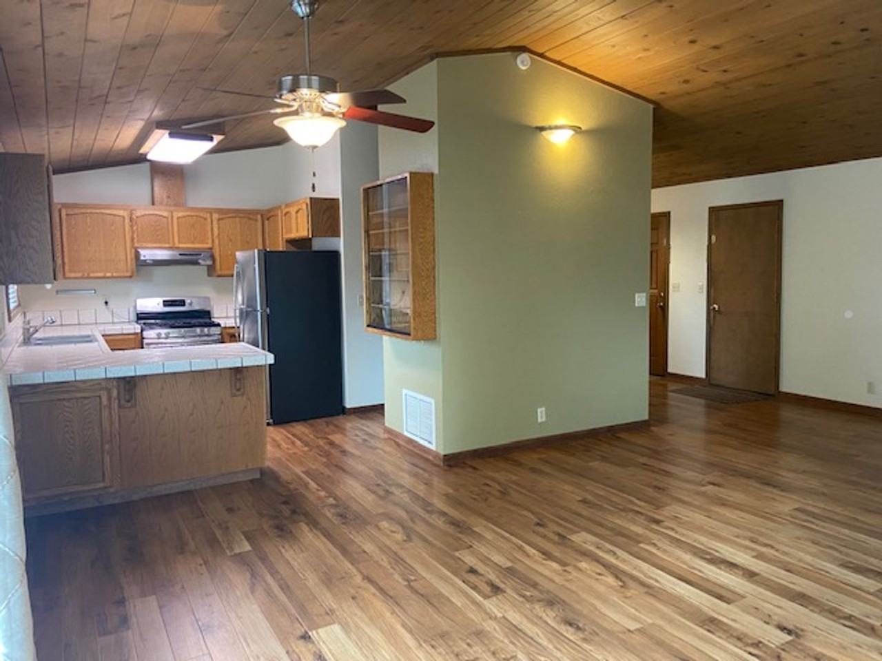1802 Mcfarlan St - Photo 6 of 39