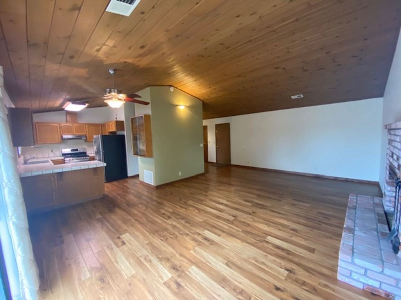 1802 Mcfarlan St - Photo 7 of 39