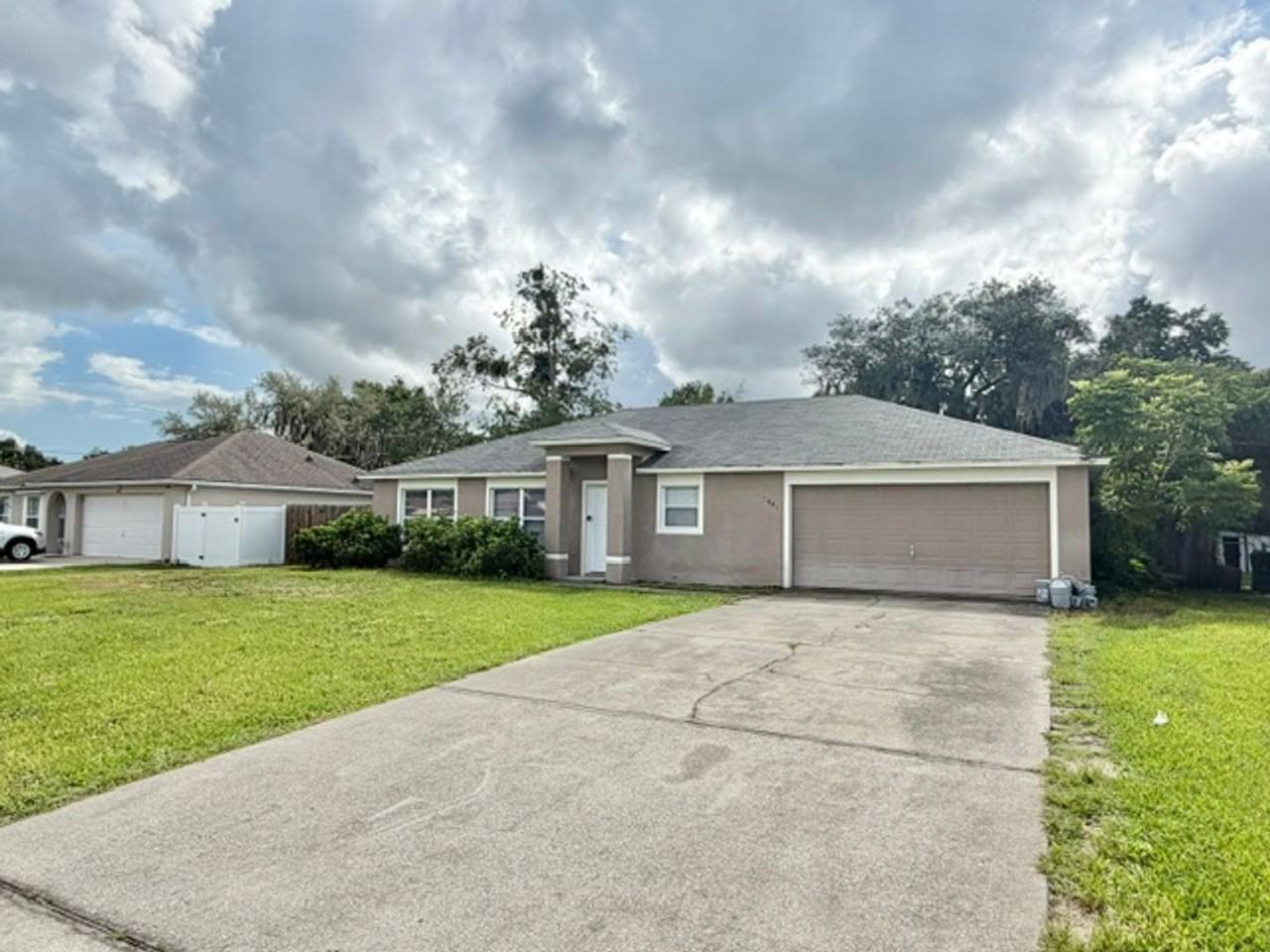 1081 Leeward Dr - Photo 2 of 19