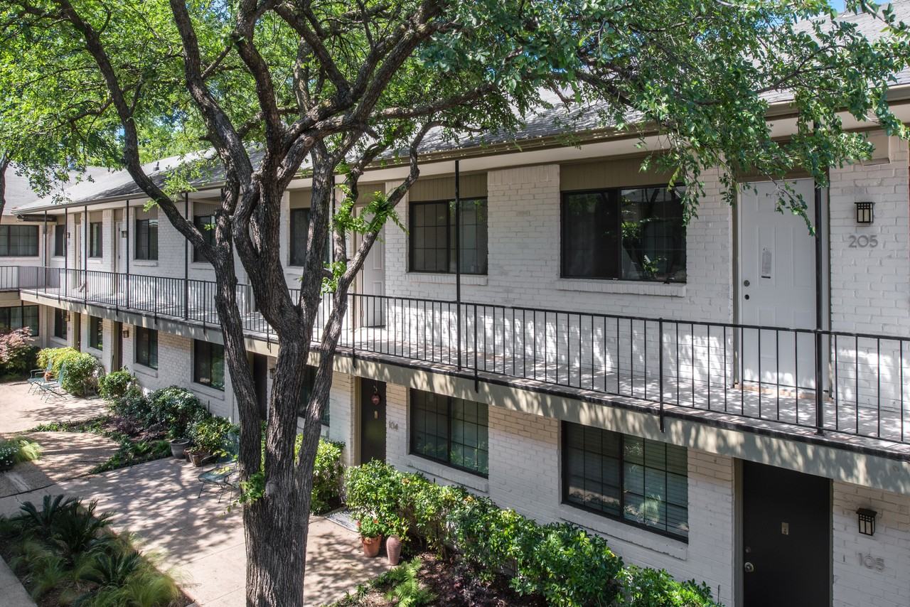 Austin's Place Apartments - Photo 4 of 28
