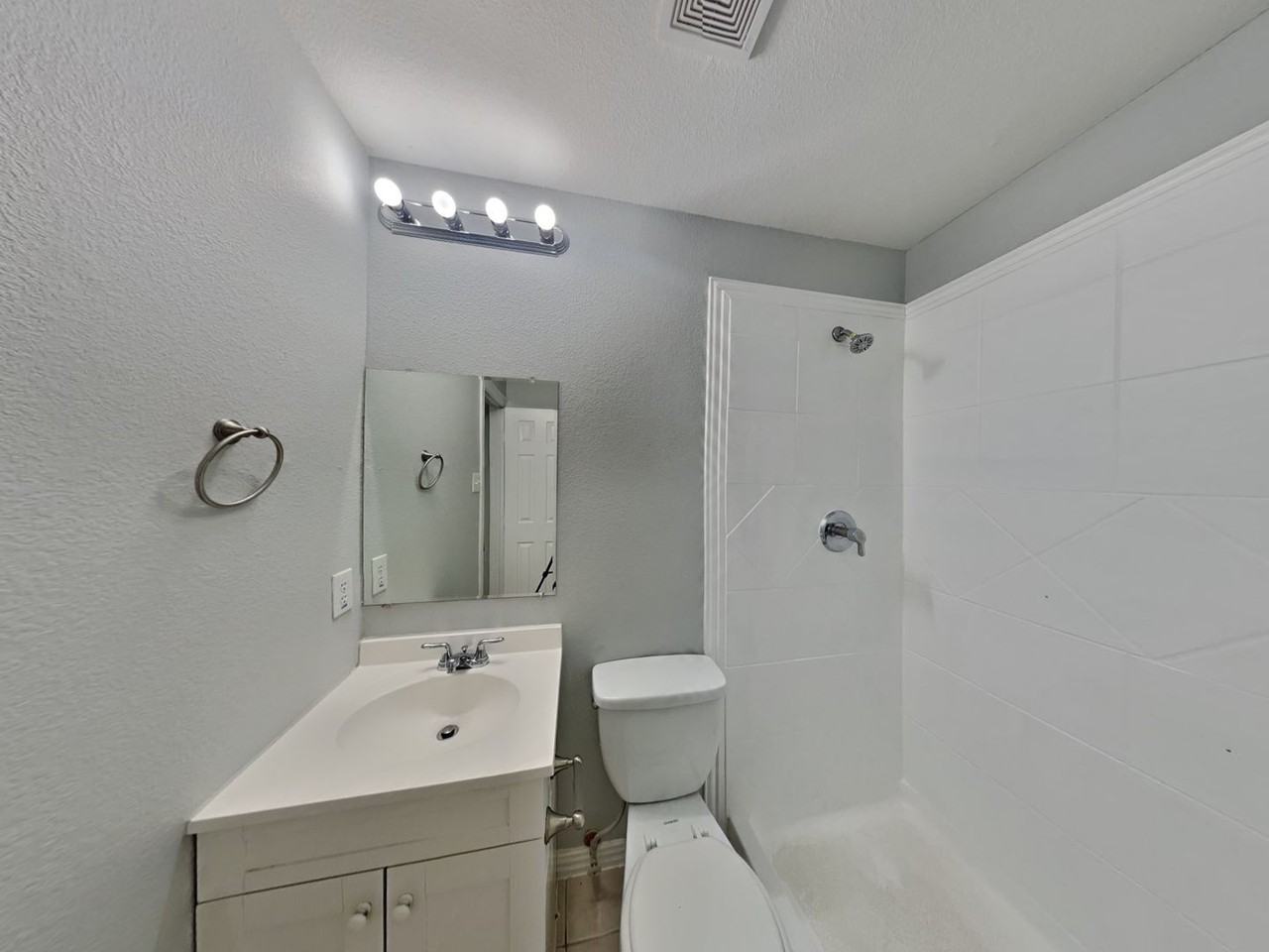 1838 Crooks Ct - Photo 6 of 26