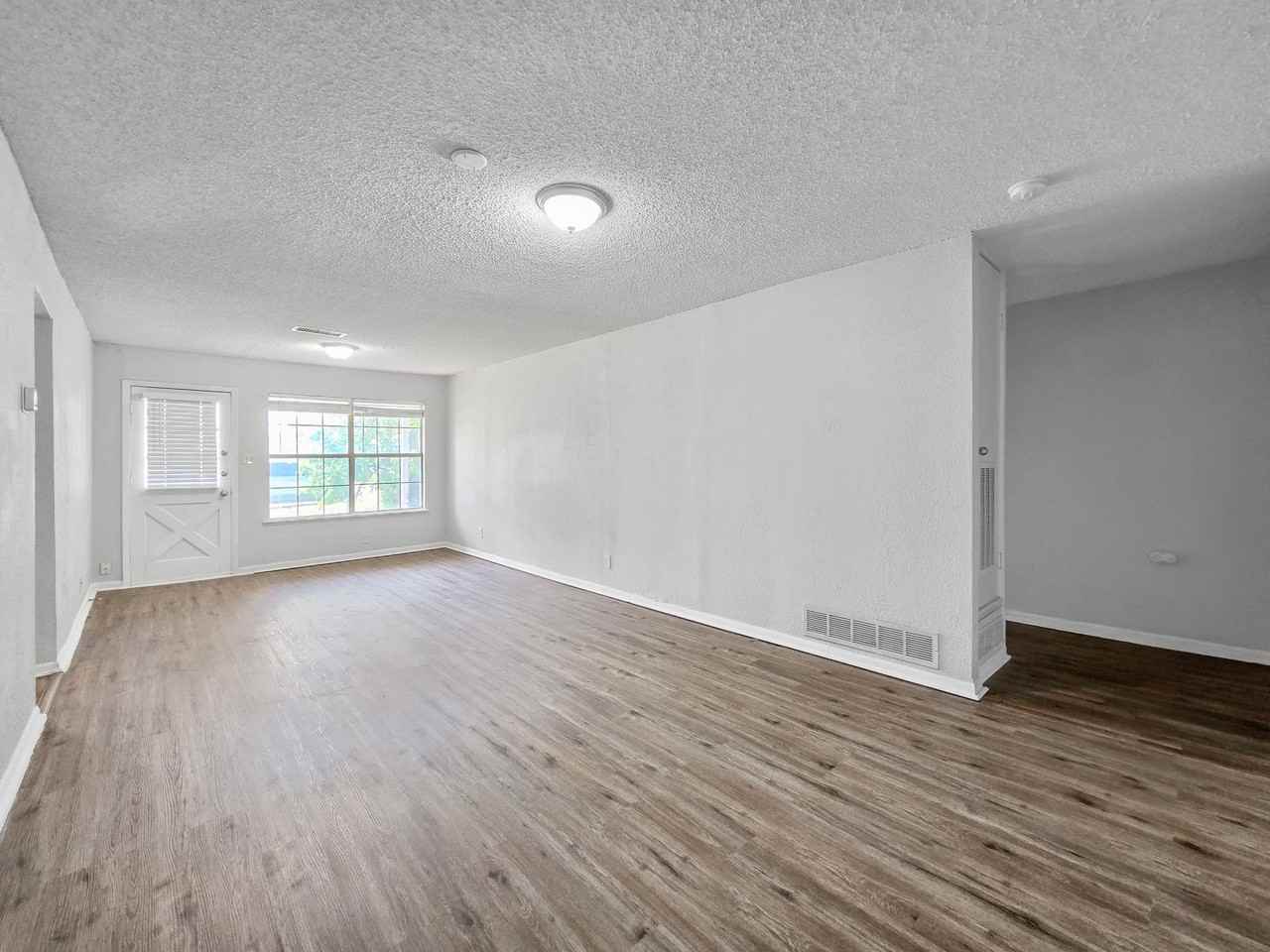 235 Allen St - Photo 5 of 13