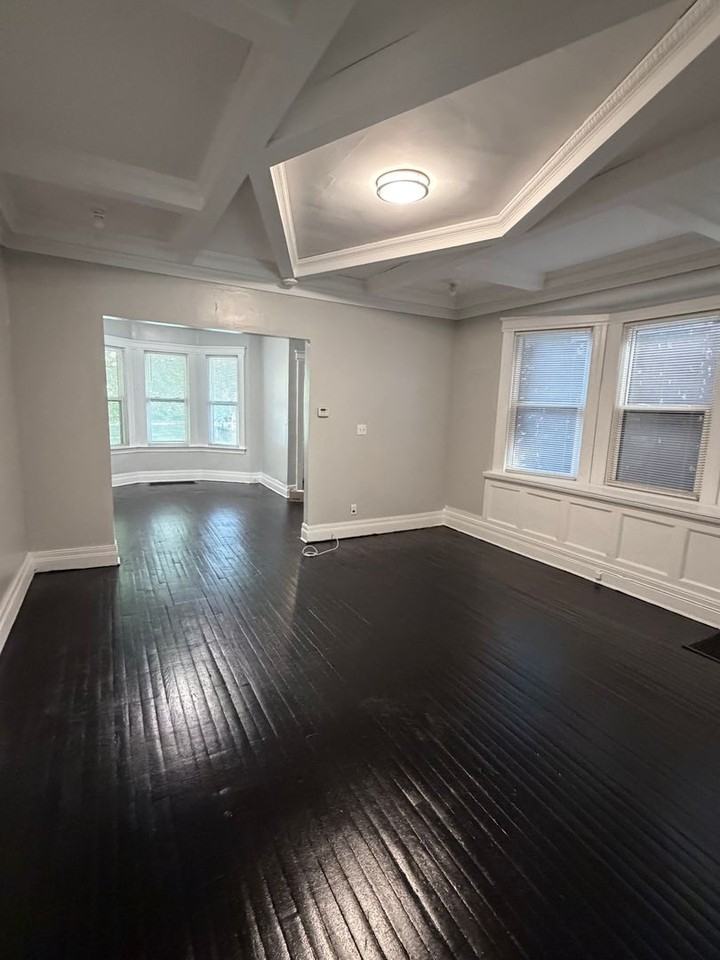 2224 Helen St - Photo 2 of 13